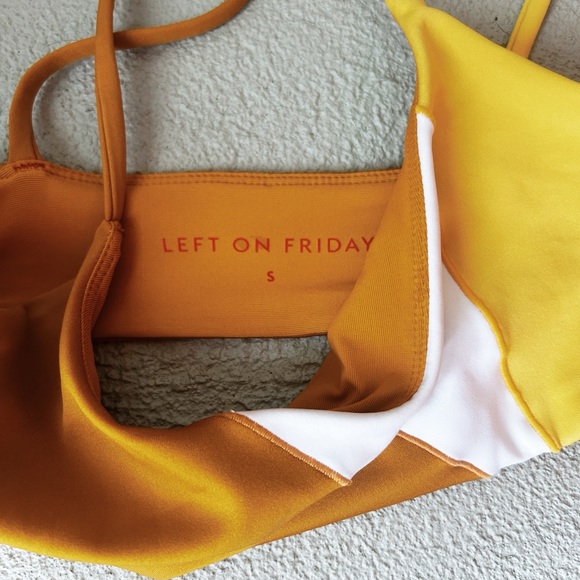 Left on Friday party waves pool days top - Picture 3 of 3